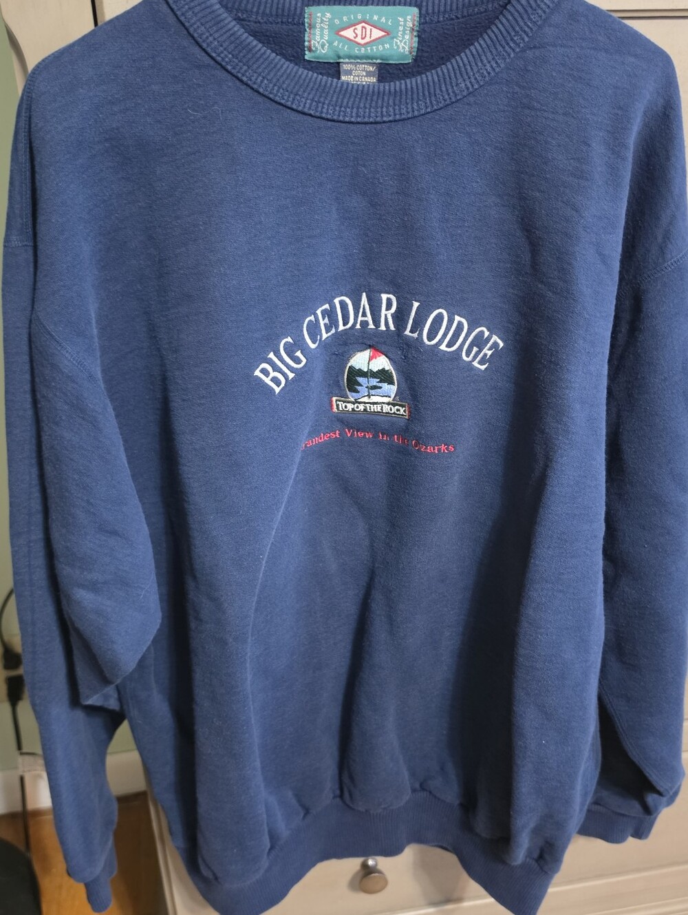Big Cedar Lodge Navy Crewneck Sweatshirt – Classic Lodge Logo